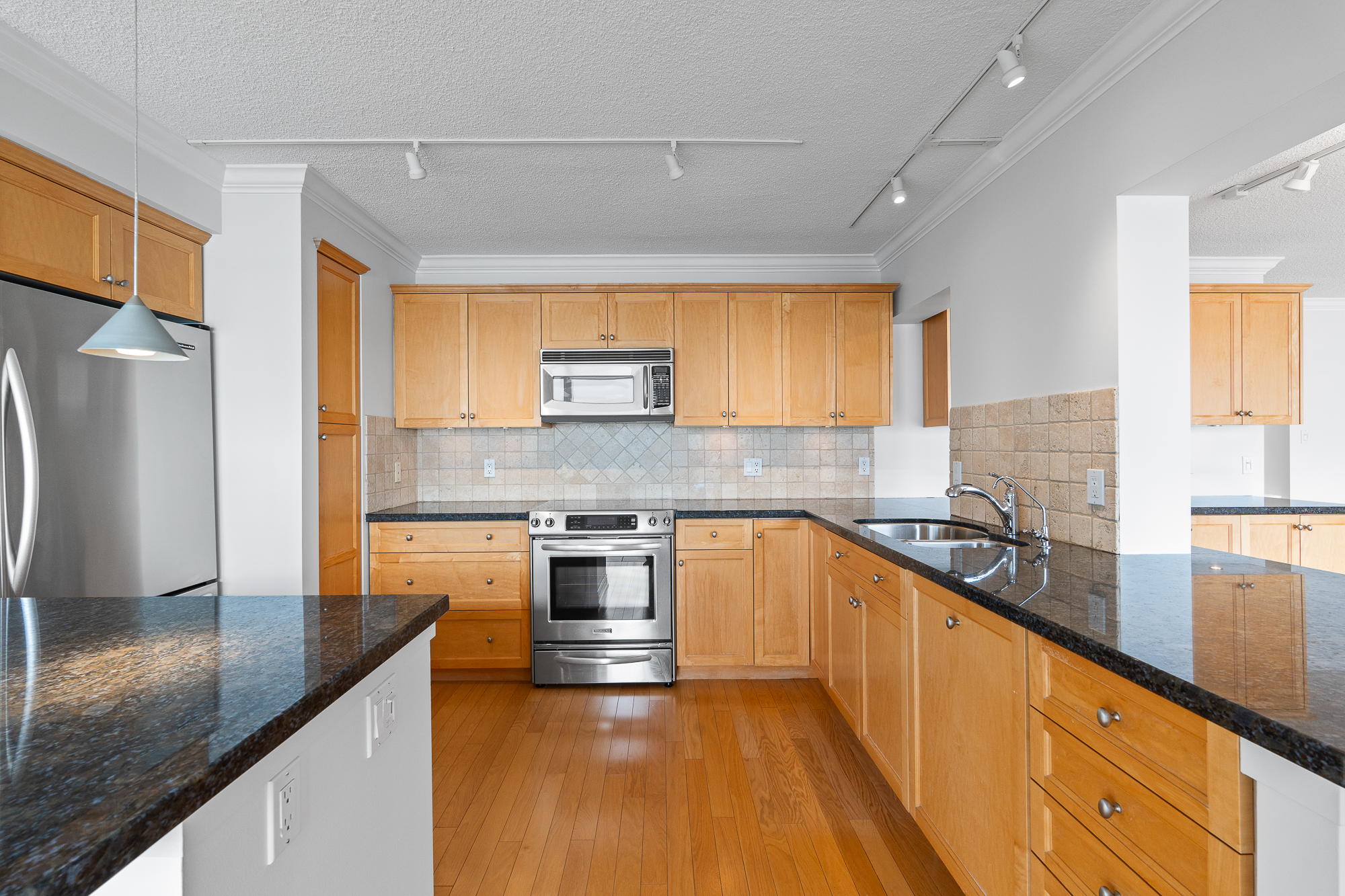 #203 - 150 24th Street